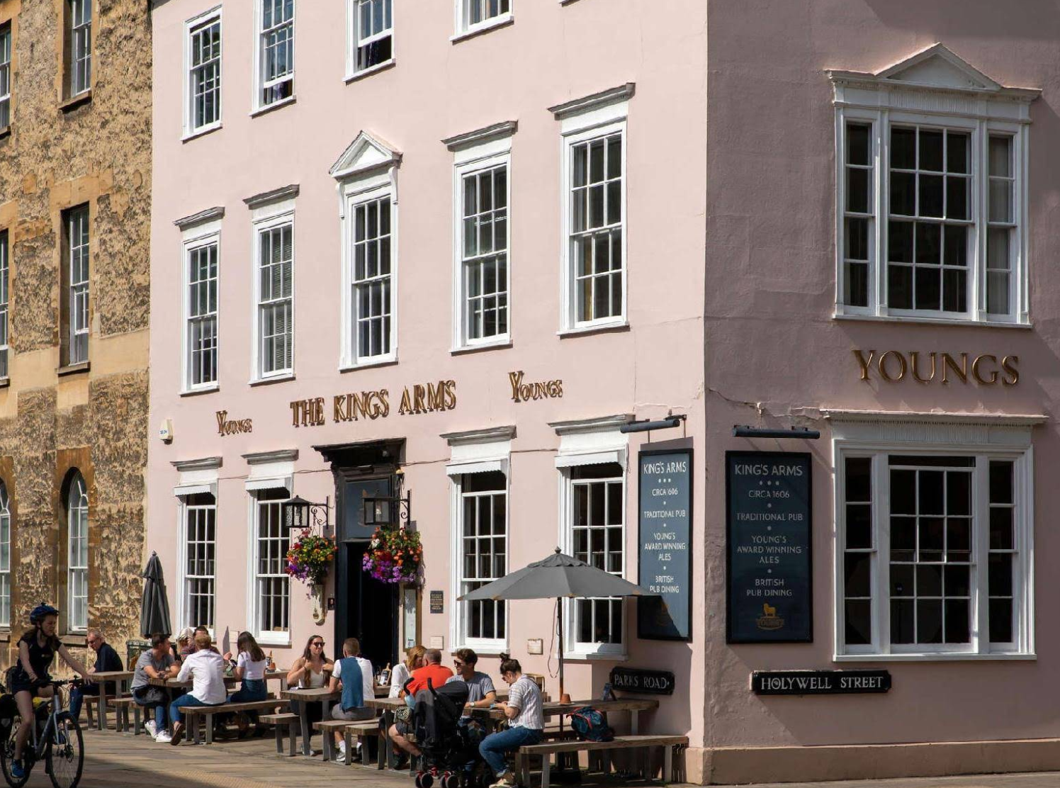 The King's Arms Oxford pub opposite the Bodleian Library