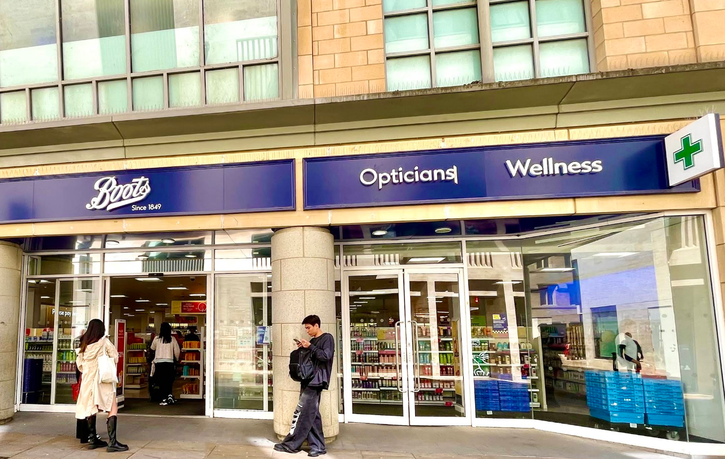 Oxford Visitor Guide Pharmacies in Oxford Boots Pharmacy