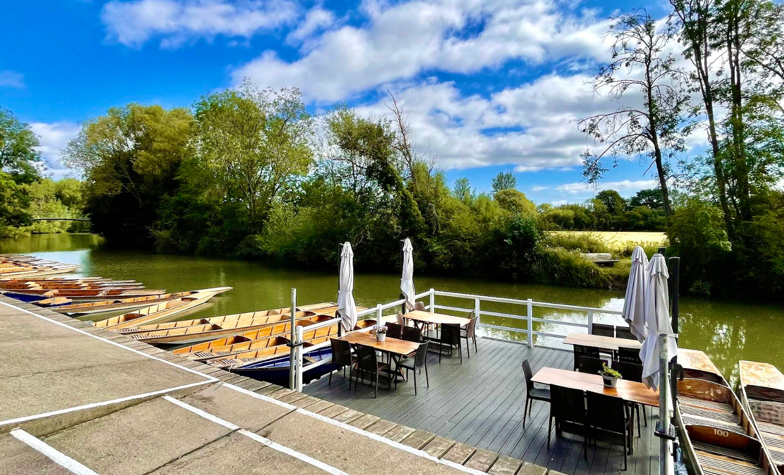 Punting in Oxford The Cherwell Boathouse